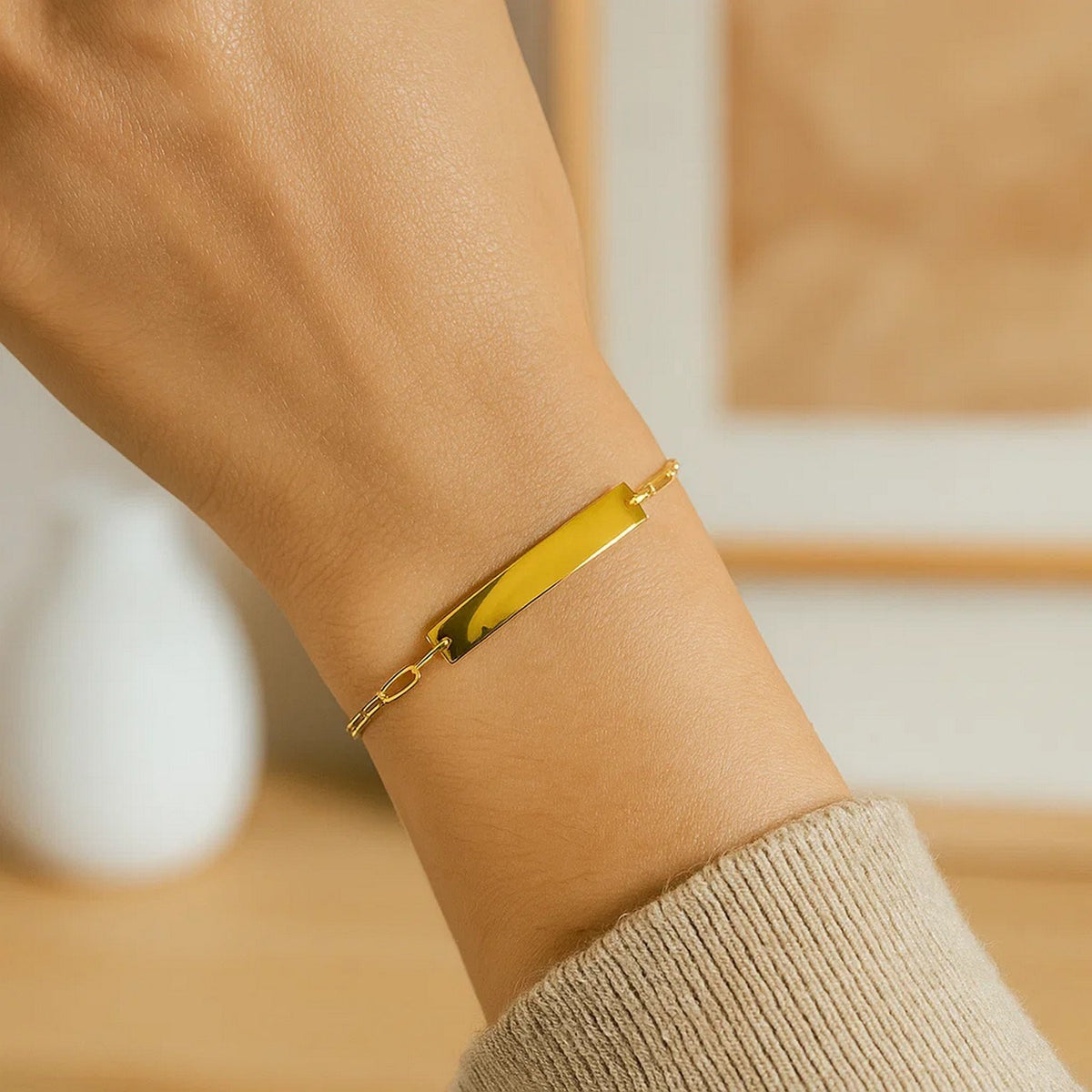 14K Yellow Gold 7 Inch Paperclip Chain Bracelet with Bar (2.10 mm)