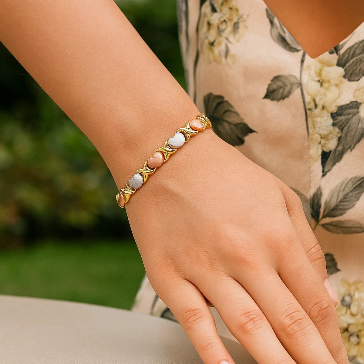 14k Tri-Color Gold Fancy Satin Heart Line Bracelet (6.35 mm)