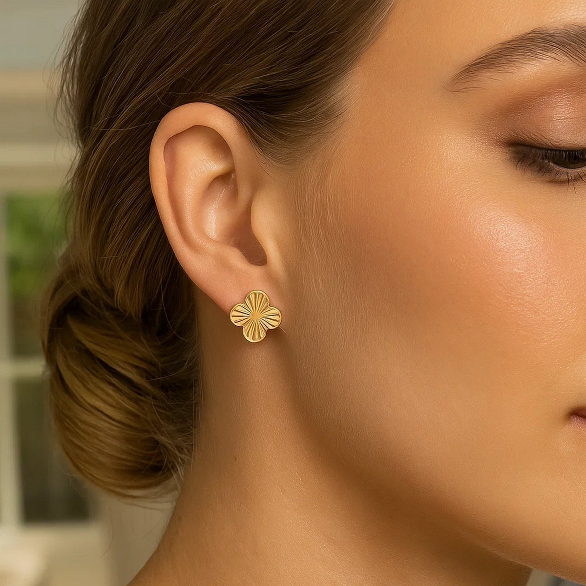 14K Yellow Gold Clover Stud Earrings (12.20 mm)