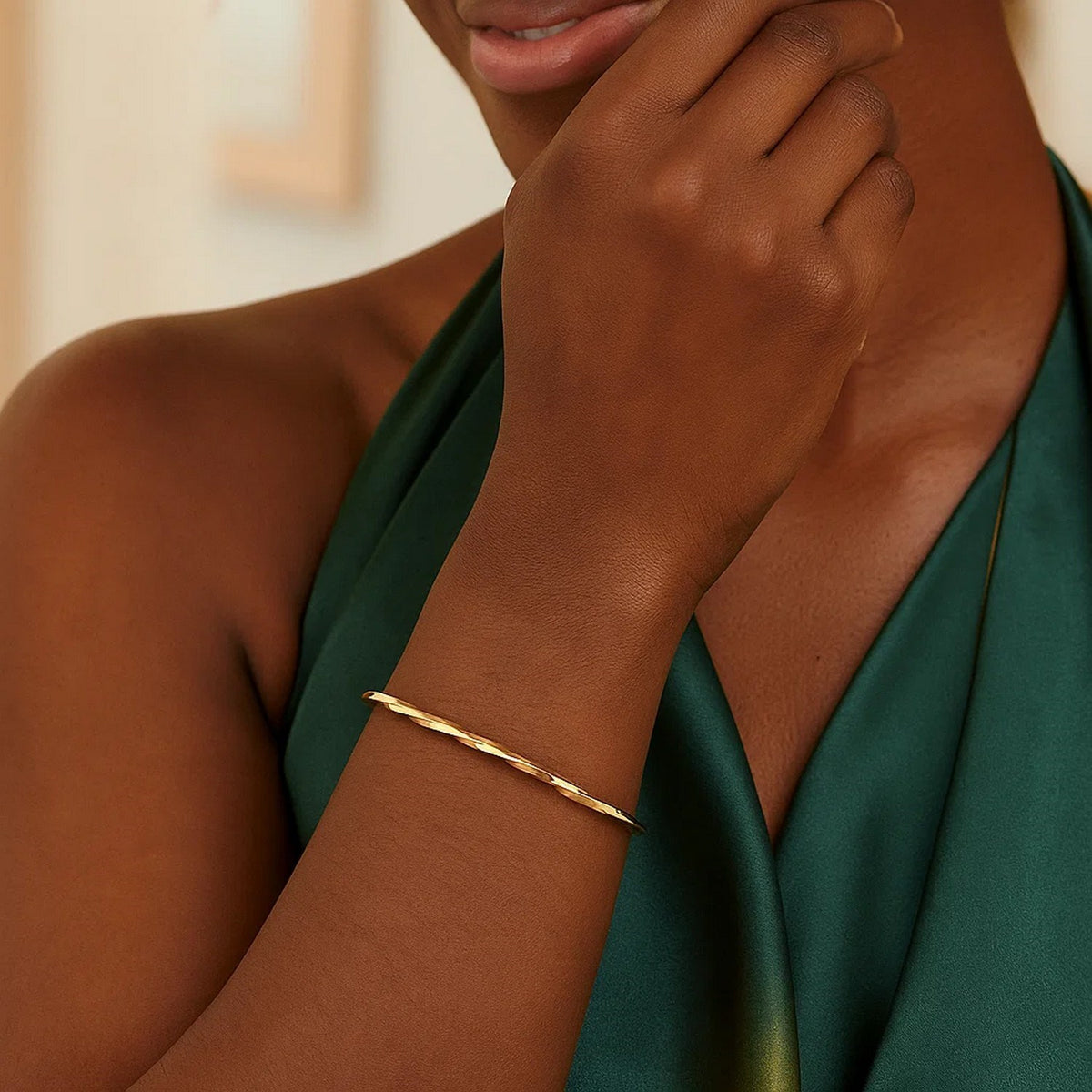 14k Yellow Gold Thin Twisted Shiny Bangle (2.50 mm)