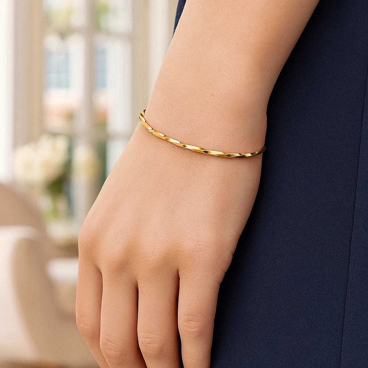 14k Yellow Gold Thin Twisted Shiny Bangle (2.50 mm)