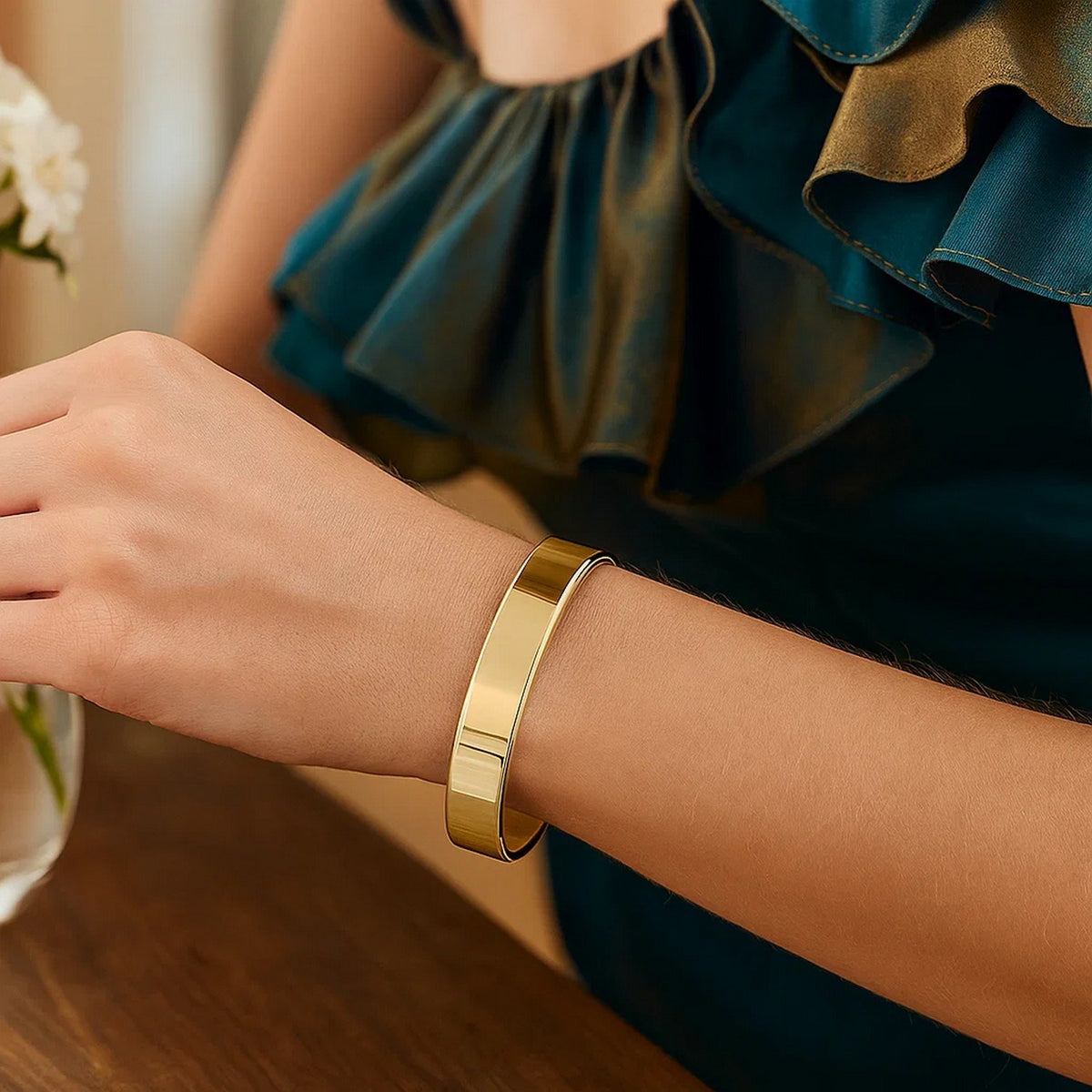 14K Yellow Gold Classic Polished Bangle (10.00 mm)
