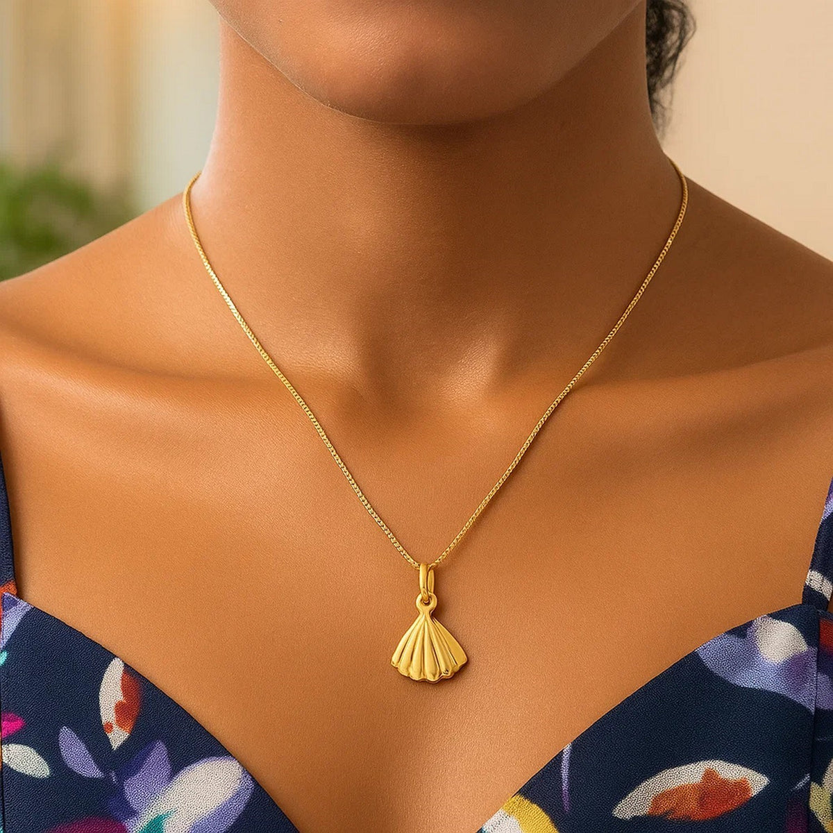 Sea Shell Necklace in 10K Yellow Gold