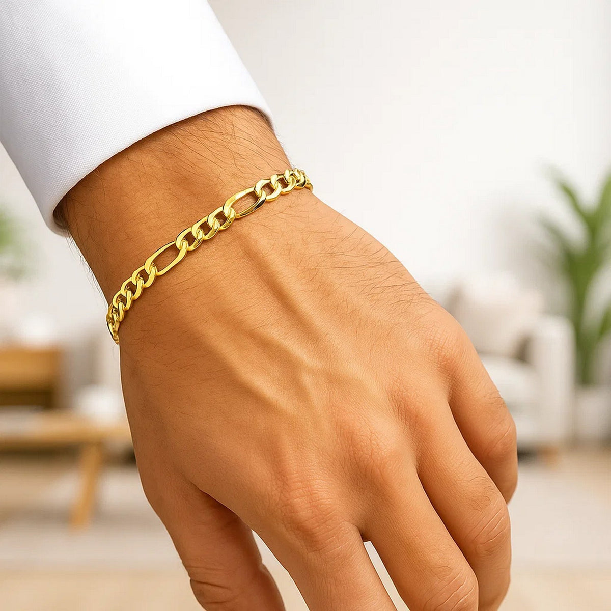 10k Yellow Gold Lite Figaro Bracelet (5.60 mm)