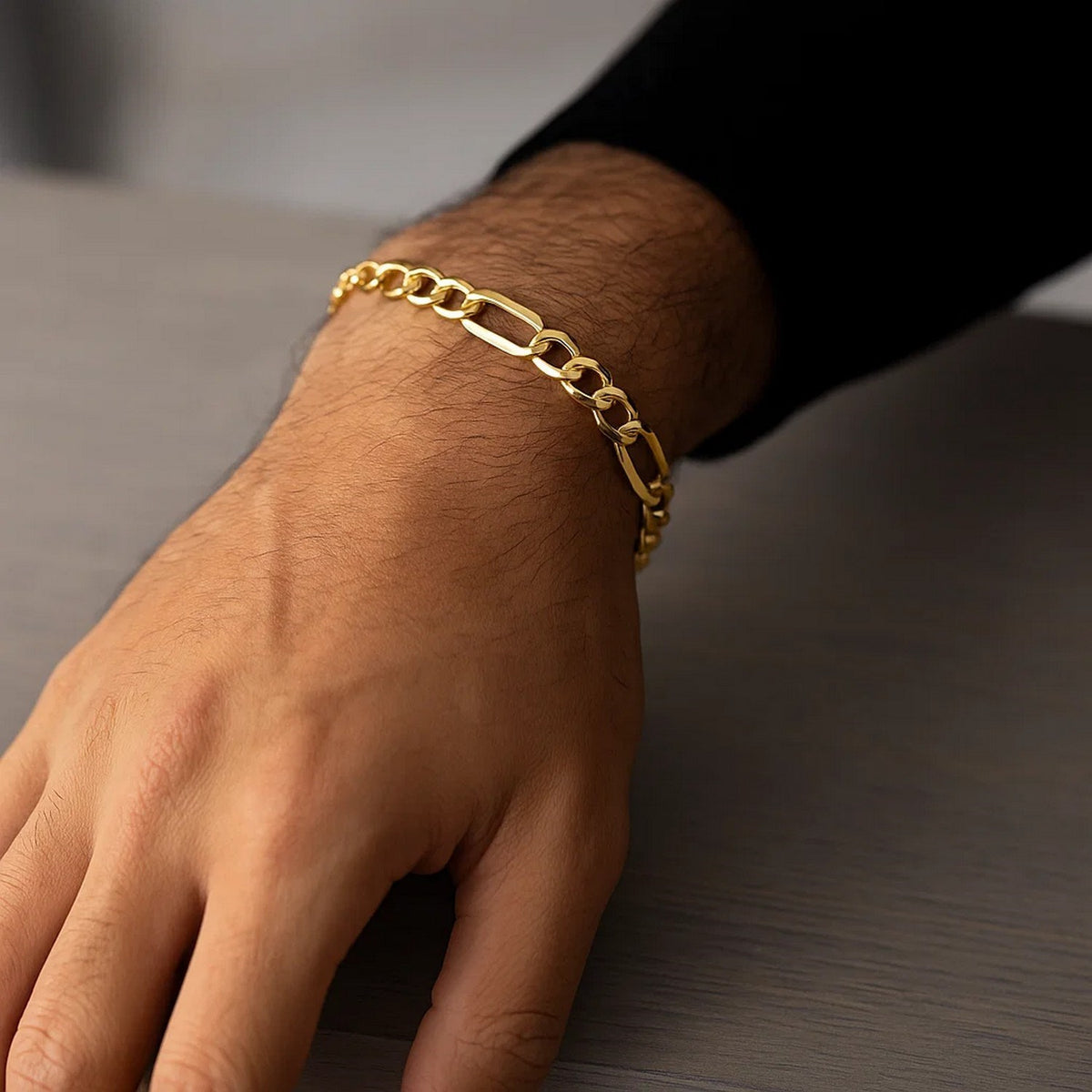 10k Yellow Gold Lite Figaro Bracelet (5.60 mm)